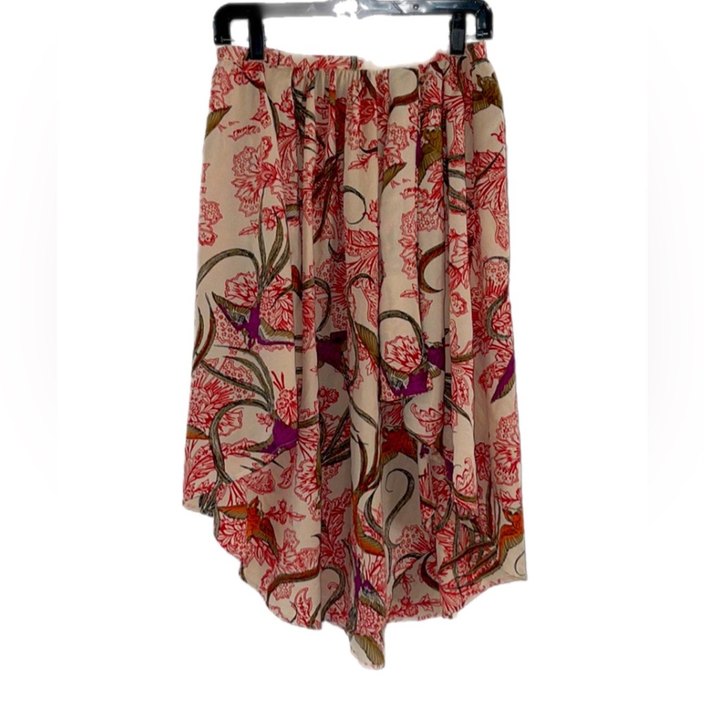 Hi lo skirt. Worn once. Non stretchy waist.